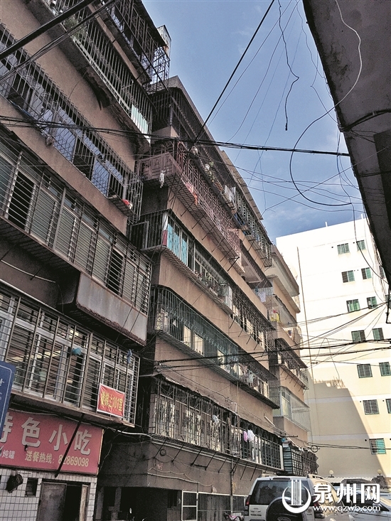 泉州市區(qū)百條道路實現(xiàn)電纜下地 “三線”搭掛現(xiàn)象嚴重